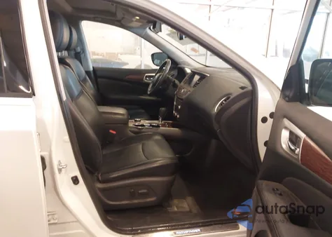 2017 Nissan Pathfinder Platinum z USA, uszkodzony, nr VIN 5N1DR2MM0HC663770